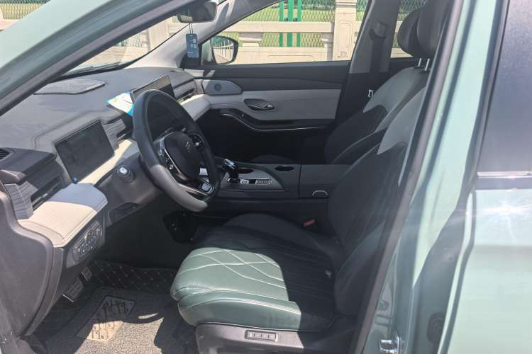 Used JETOUR Shanhai L9 2024 1.5TD 2DHT Max 7-Seater Interior 2
