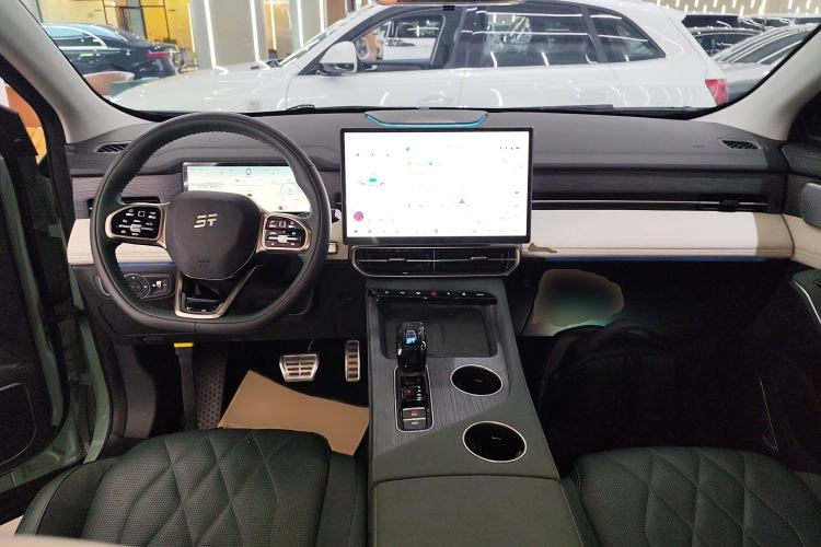 Used JETOUR Shanhai L9 2024 1.5TD 2DHT Pro 7-Seater Interior 2
