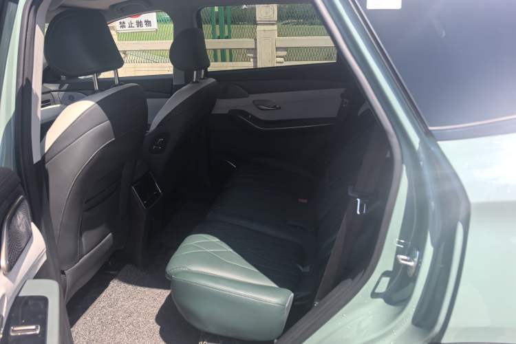 Used JETOUR Shanhai L9 2024 1.5TD 2DHT Max 7-Seater Interior 3