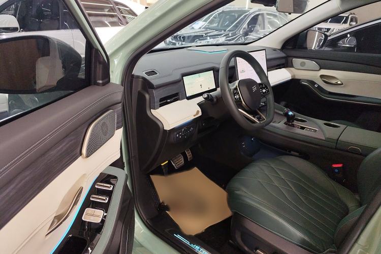 Used JETOUR Shanhai L9 2024 1.5TD 2DHT Pro 7-Seater Interior 3