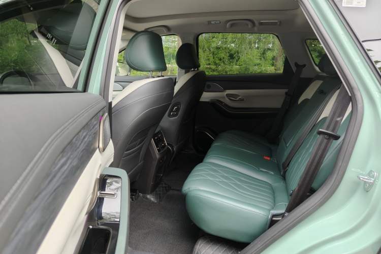 Used JETOUR Shanhai L9 2024 1.5TD 2DHT Max 7-Seater Interior 3