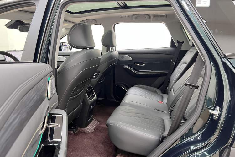 Used JETOUR Shanhai L9 2024 1.5TD 2DHT Max 7-Seater Interior 4