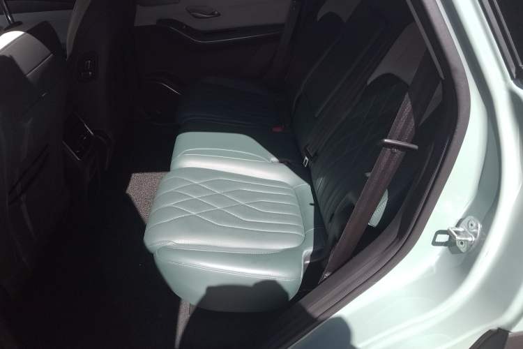 Used JETOUR Shanhai L9 2024 1.5TD 2DHT Max 7-Seater Interior 5