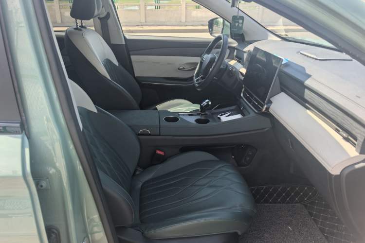 Used JETOUR Shanhai L9 2024 1.5TD 2DHT Max 7-Seater Interior 6
