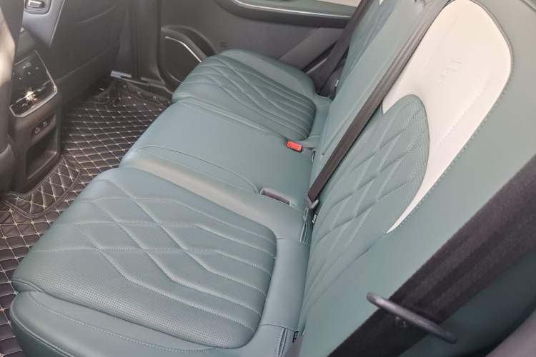 Used JETOUR Shanhai L9 2024 1.5TD 2DHT Max 7-Seater Left Rear Seat