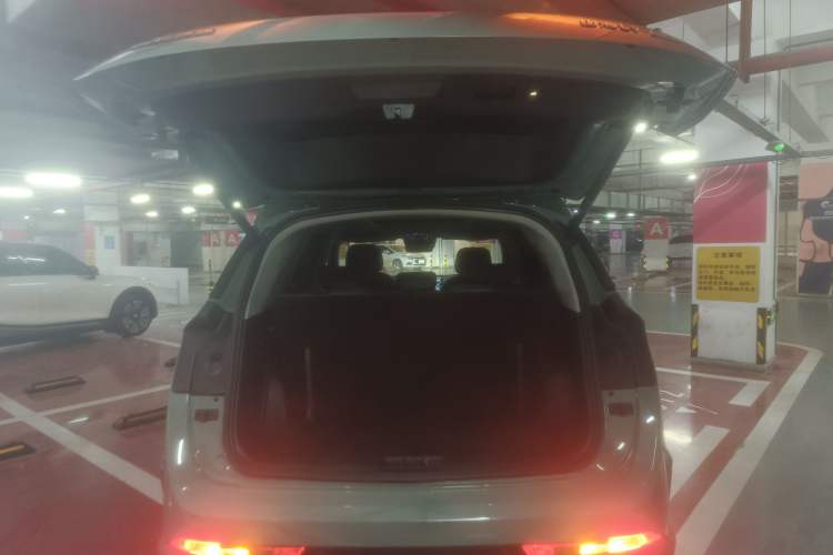 Used JETOUR Shanhai L9 2024 1.5TD 2DHT Max 7-Seater Trunk