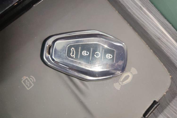 Used JETOUR Shanhai L9 2024 1.5TD 2DHT Pro 7-Seater Vehicle Key