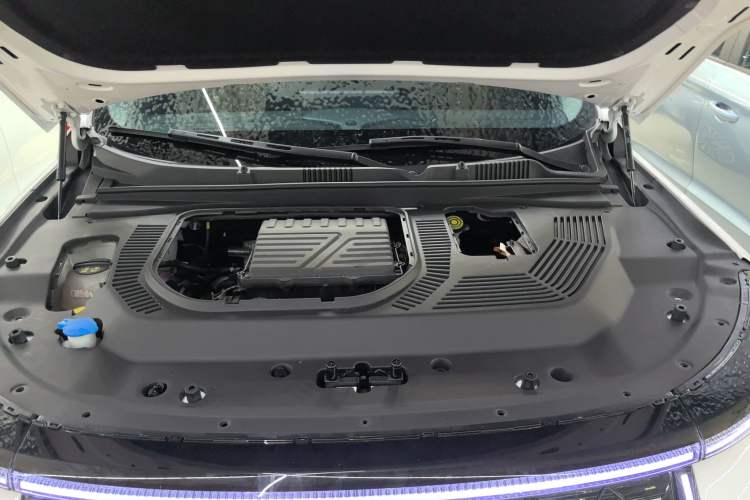 Used JETOUR Shanhai L9 2024 1.5TD 2DHT Pro 5-Seater Engine Bay