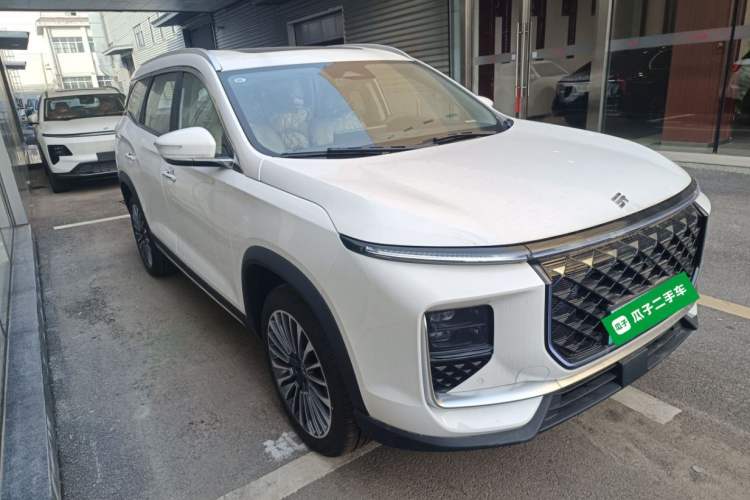 Used JETOUR Shanhai L9 2024 1.5TD 2DHT Pro 7-Seater Front Right 45 Deg