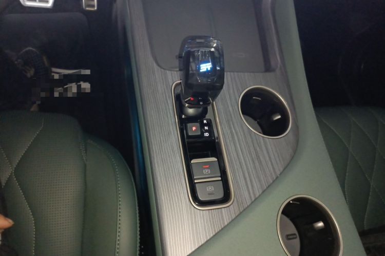 Used JETOUR Shanhai L9 2024 1.5TD 2DHT Pro 5-Seater Gear Lever