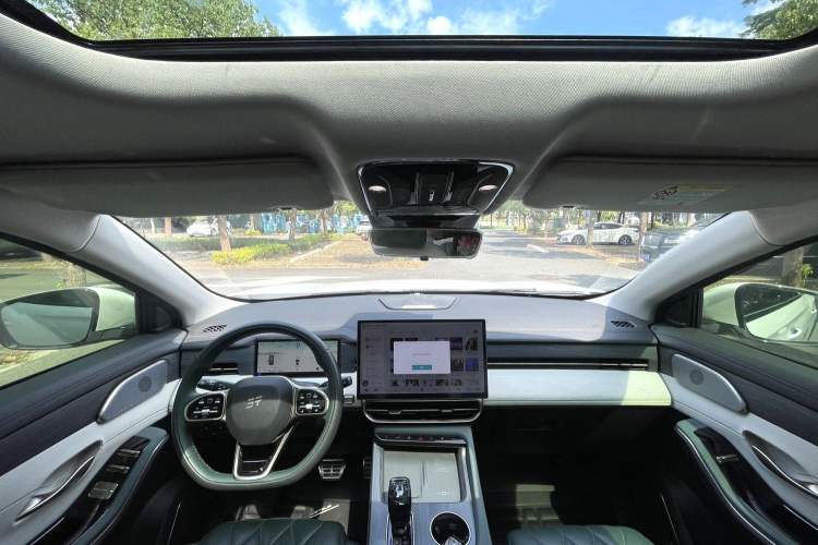 Used JETOUR Shanhai L9 2024 1.5TD 2DHT Pro 7-Seater Interior 2