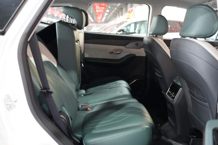 Used JETOUR Shanhai L9 2024 1.5TD 2DHT Air 7-Seater Interior 8