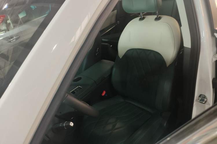 Used JETOUR Shanhai L9 2024 1.5TD 2DHT Air 7-Seater Left Front Seat