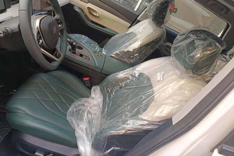 Used JETOUR Shanhai L9 2024 1.5TD 2DHT Pro 7-Seater Left Front Seat