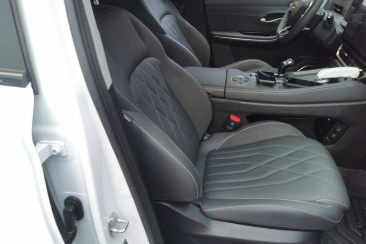 Used JETOUR Shanhai L9 2024 1.5TD 2DHT Pro 7-Seater Right Front Seat