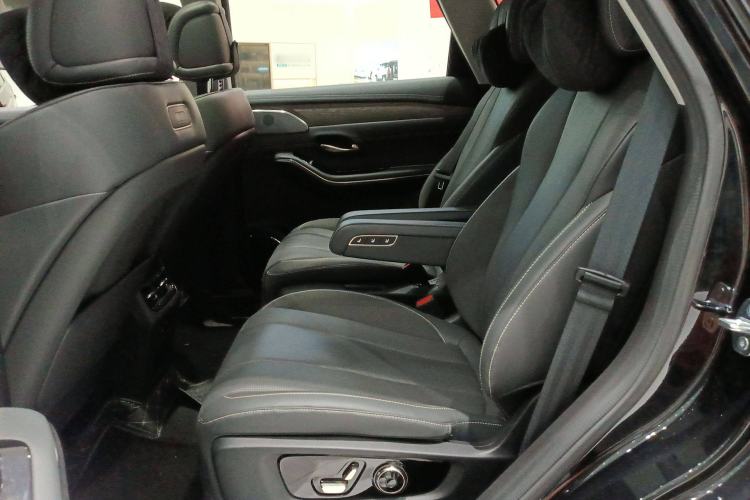 Used JETOUR Shanhai L9 2025 1.5TD 2DHT Luxury Edition 6-Seater Interior 1
