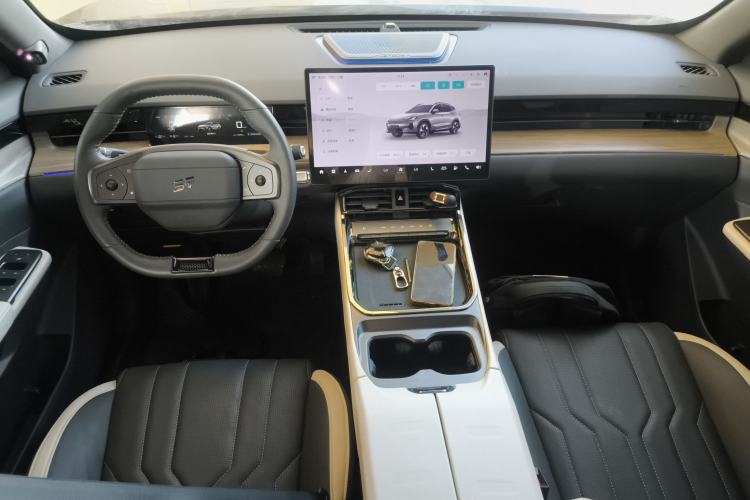 Used JETOUR Shanhai L6 2024 1.5TD DHT ULTRA Center Console
