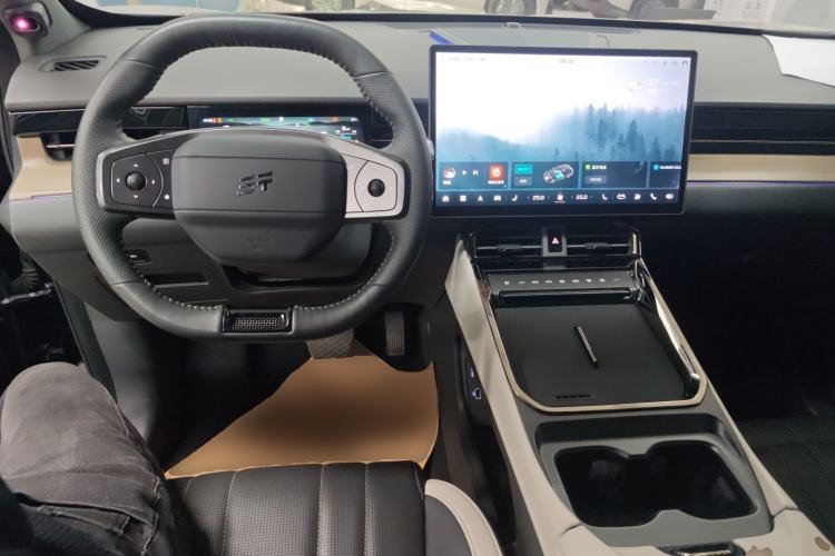 Used JETOUR Shanhai L6 2024 1.5TD DHT ULTRA Center Console