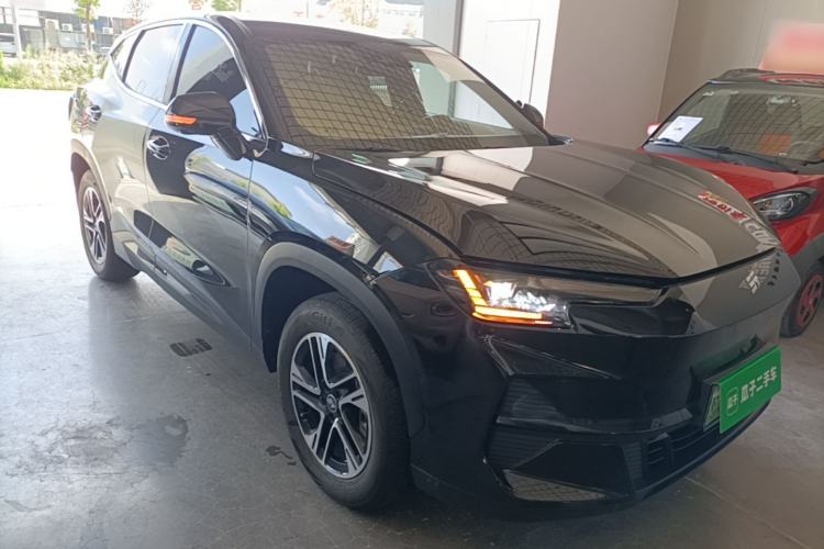 Used JETOUR Shanhai L6 2024 1.5TD DHT MAX Front Right 45 Deg