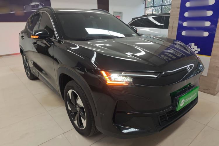 Used JETOUR Shanhai L6 2024 1.5TD DHT ULTRA Front Right 45 Deg
