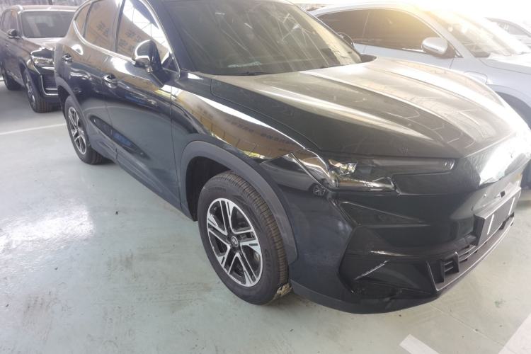 Used JETOUR Shanhai L6 2024 1.5TD DHT MAX Front Right 45 Deg