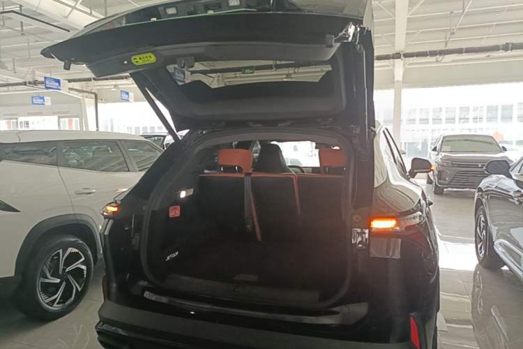 Used JETOUR Shanhai L6 2024 1.5TD DHT MAX Trunk