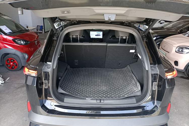 Used JETOUR Shanhai L6 2024 1.5TD DHT MAX Trunk