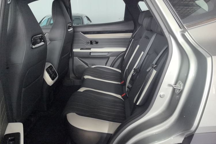 Used JETOUR Shanhai L6 2024 1.5TD DHT ULTRA Interior 1