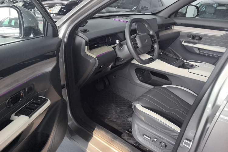 Used JETOUR Shanhai L6 2024 1.5TD DHT ULTRA Interior 2