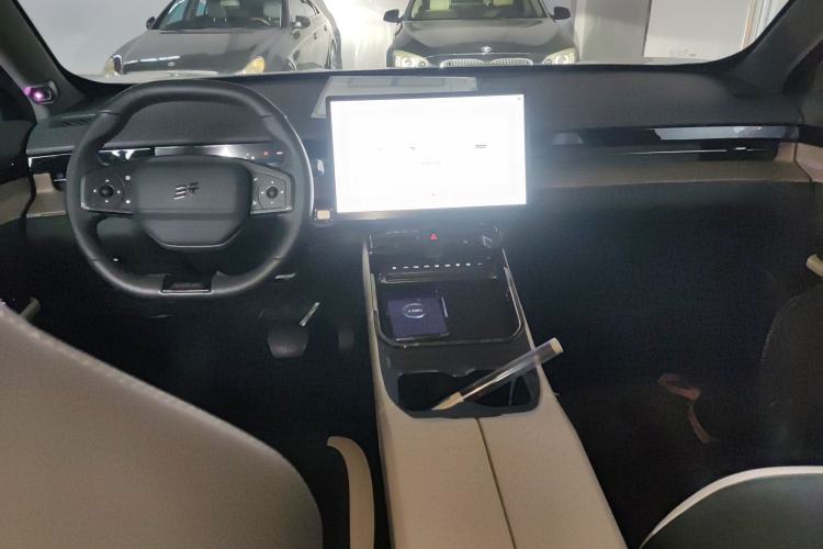 Used JETOUR Shanhai L6 2024 1.5TD DHT ULTRA Center Console