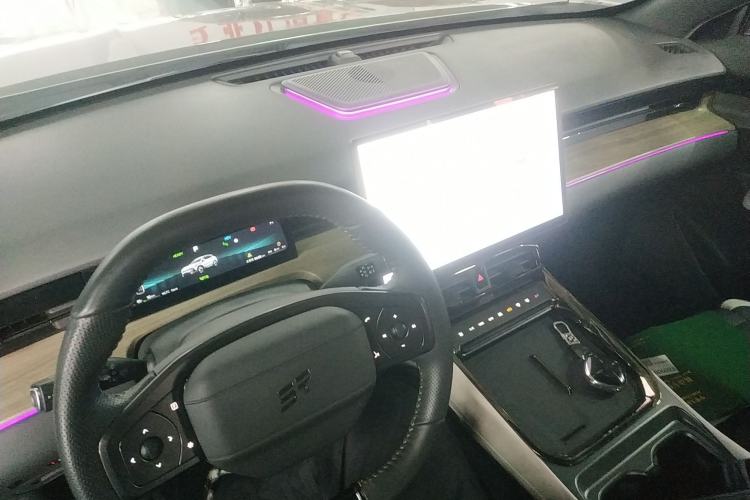 Used JETOUR Shanhai L6 2024 1.5TD DHT ULTRA Center Console
