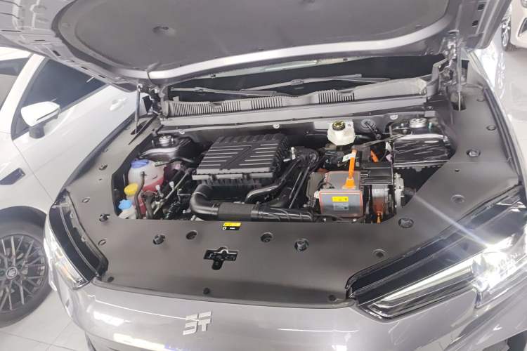 Used JETOUR Shanhai L6 2024 1.5TD DHT ULTRA Engine Bay