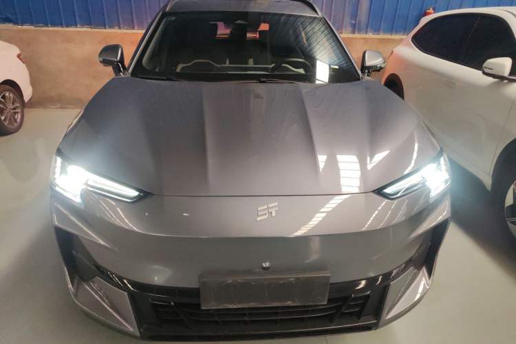 Used JETOUR Shanhai L6 2024 1.5TD DHT ULTRA Front