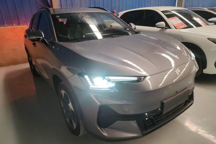 Used JETOUR Shanhai L6 2024 1.5TD DHT ULTRA Front Right 45 Deg