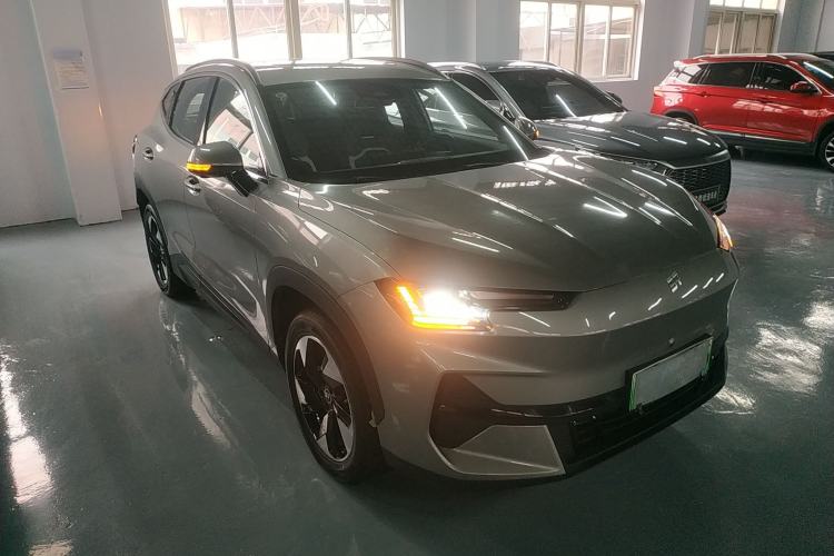 Used JETOUR Shanhai L6 2024 1.5TD DHT ULTRA Front Right 45 Deg