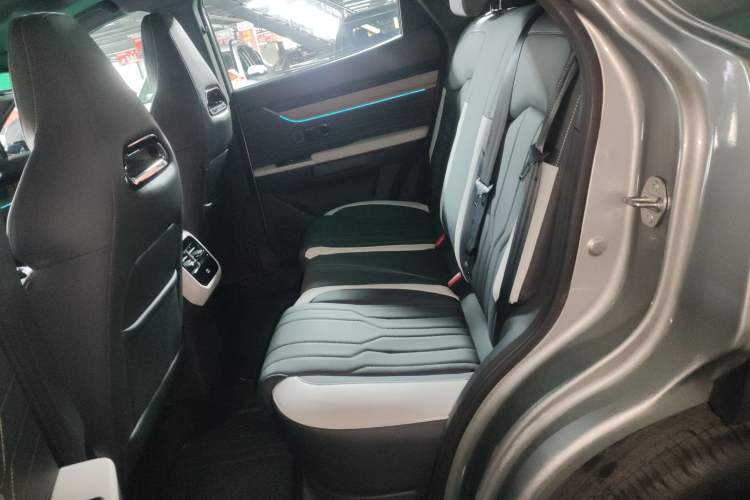 Used JETOUR Shanhai L6 2024 1.5TD DHT MAX Interior 4