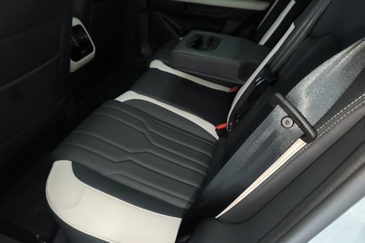 Used JETOUR Shanhai L6 2024 1.5TD DHT ULTRA Left Rear Seat