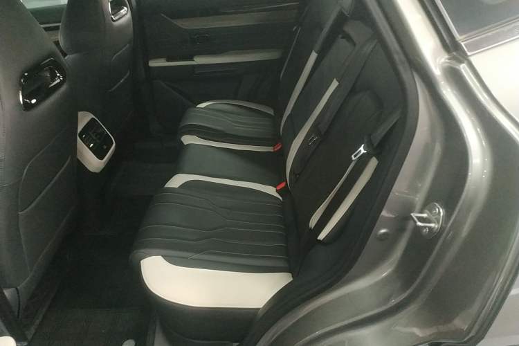 Used JETOUR Shanhai L6 2024 1.5TD DHT ULTRA Left Rear Seat