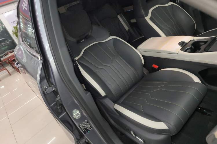 Used JETOUR Shanhai L6 2024 1.5TD DHT ULTRA Right Front Seat