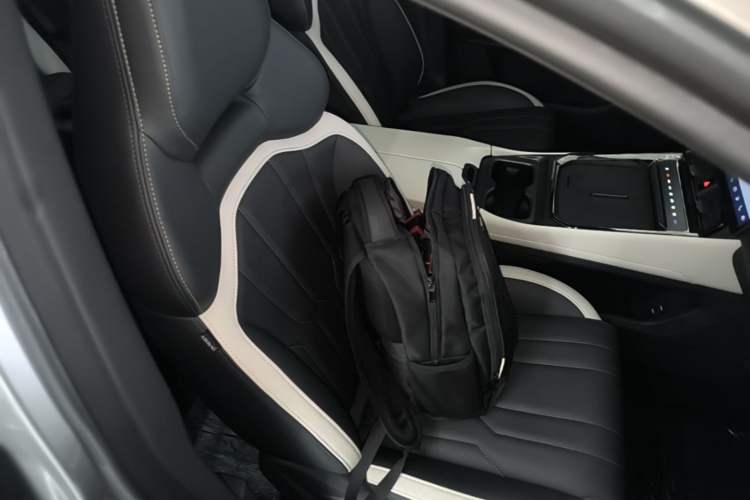 Used JETOUR Shanhai L6 2024 1.5TD DHT ULTRA Right Front Seat