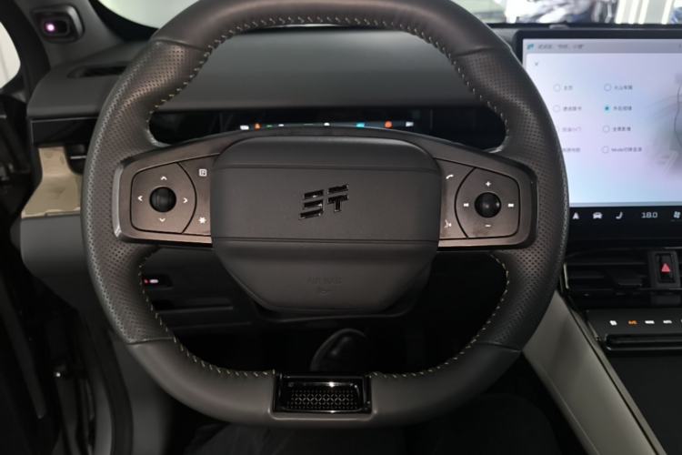 Used JETOUR Shanhai L6 2024 1.5TD DHT ULTRA Steering Wheel