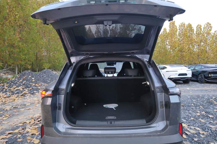 Used JETOUR Shanhai L6 2024 1.5TD DHT ULTRA Trunk