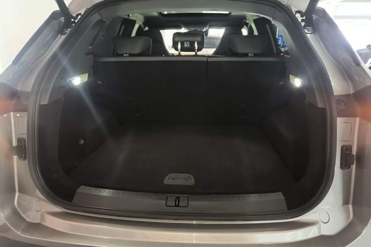 Used JETOUR Shanhai L6 2024 1.5TD DHT ULTRA Trunk