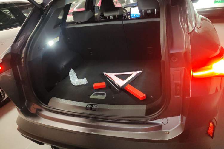 Used JETOUR Shanhai L6 2024 1.5TD DHT ULTRA Trunk