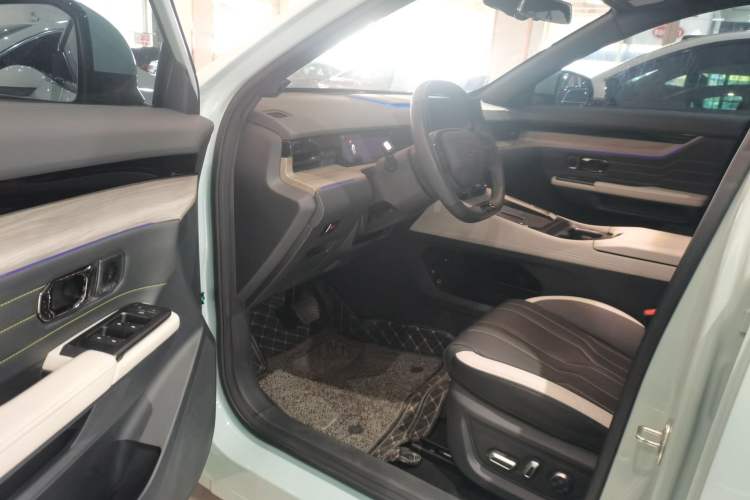 Used JETOUR Shanhai L6 2024 1.5TD DHT ULTRA Interior 3