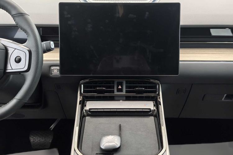 Used JETOUR Shanhai L6 2024 1.5TD DHT ULTRA Interior 3