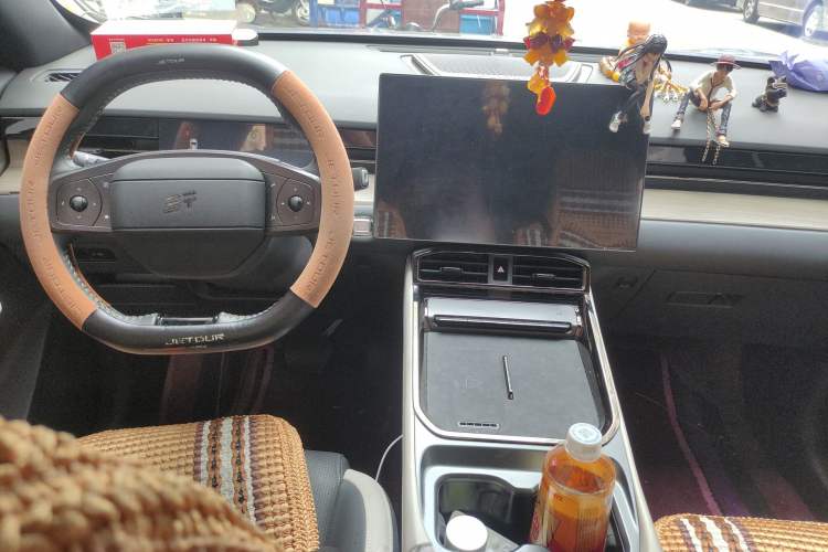 Used JETOUR Shanhai L6 2024 1.5TD DHT PRO Center Console