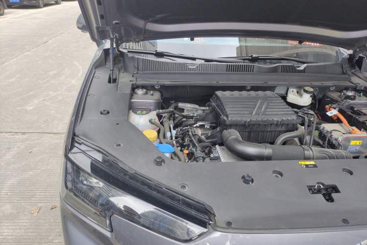 Used JETOUR Shanhai L6 2024 1.5TD DHT PRO Engine Bay Right