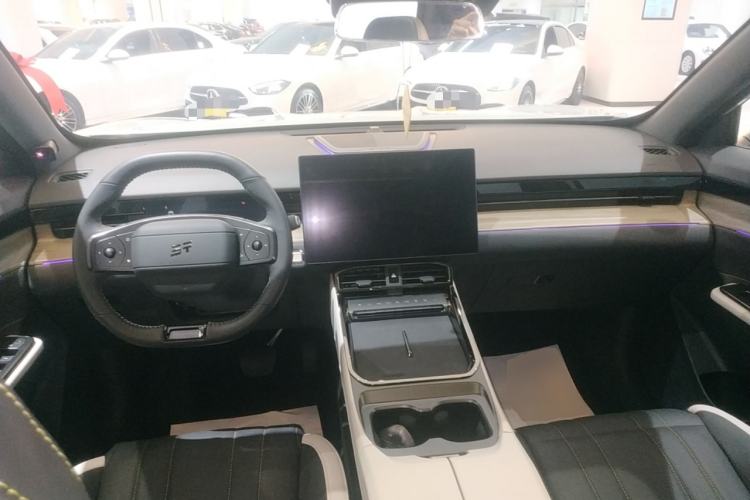 Used JETOUR Shanhai L6 2024 1.5TD DHT ULTRA Center Console