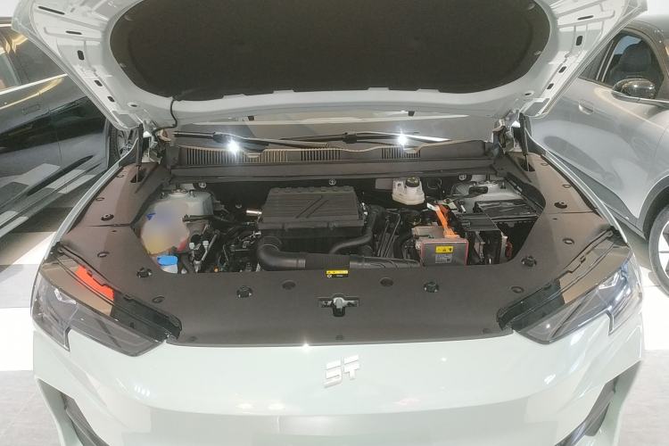 Used JETOUR Shanhai L6 2024 1.5TD DHT ULTRA Engine Bay